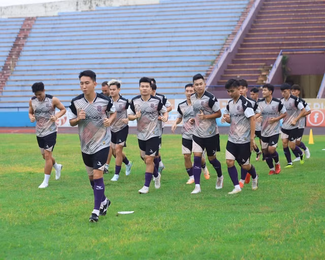 B.Bình Dương sở hữu nhiều cầu thủ hàng đầu V-League