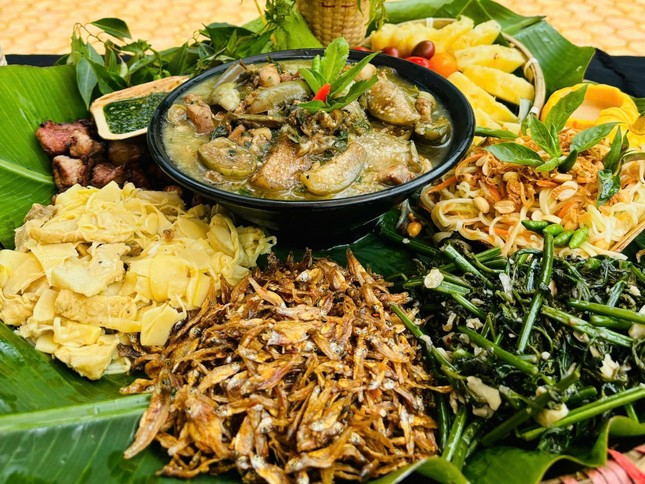 Sản phẩm của các đội tham dự. Sản phẩm của các đội tham dự.