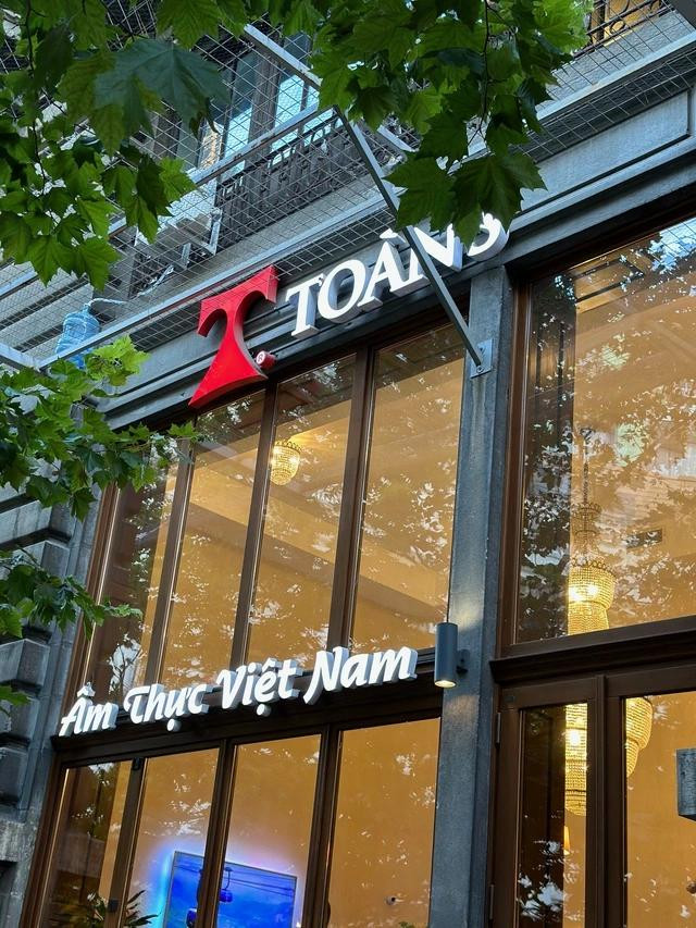 Nhà hàng của chef Toàn ở thủ đô Bucharest (Romania)