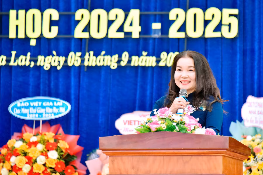 Cô Lê Thị Thu-Hiệu trưởng Trường THPT Chuyên Hùng Vương. Ảnh: Đ.T