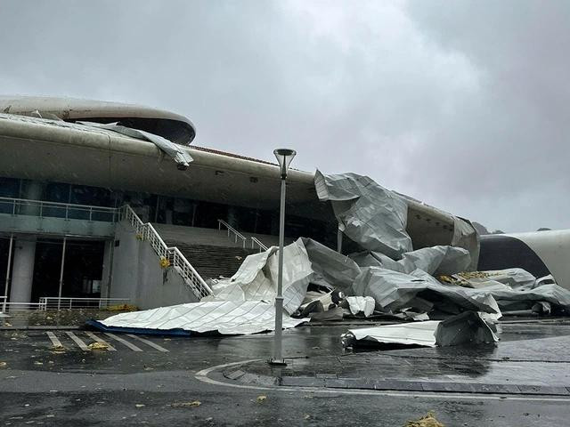 Cung quy hoạch triển lãm tỉnh Quảng Ninh bị thổi bay mái