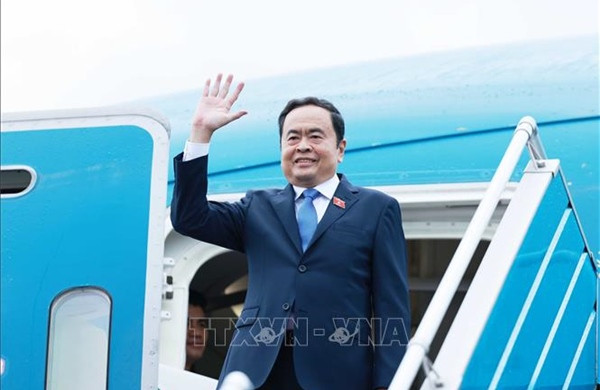 Chủ tịch Quốc hội Trần Thanh Mẫn lên đường thăm chính thức Liên bang Nga. Ảnh: Thống Nhất/Nguồn TTXVN Chủ tịch Quốc hội Trần Thanh Mẫn lên đường thăm chính thức Liên bang Nga. Ảnh: Thống Nhất/Nguồn TTXVN