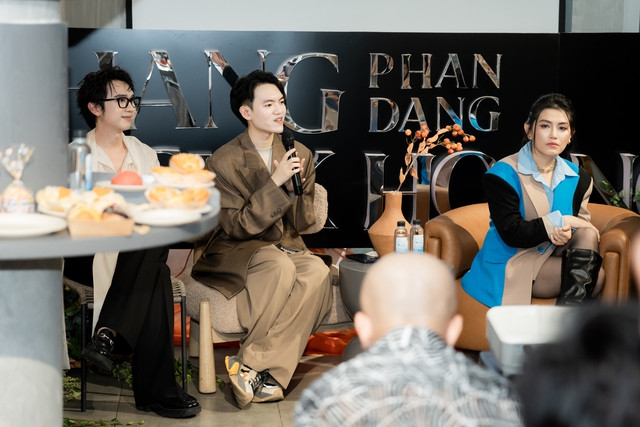 Phan Đăng Hoàng là Nghệ sĩ dưới 30 tuổi có tầm ảnh hưởng ở châu Á do Fobes bình chọn Phan Đăng Hoàng là Nghệ sĩ dưới 30 tuổi có tầm ảnh hưởng ở châu Á do Fobes bình chọn