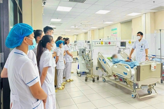 Bệnh viện Đa khoa tỉnh Hòa Bình đang điều trị 2 bệnh nhân bị nhiễm vi khuẩn ăn thịt người. Bệnh viện Đa khoa tỉnh Hòa Bình đang điều trị 2 bệnh nhân bị nhiễm vi khuẩn ăn thịt người.