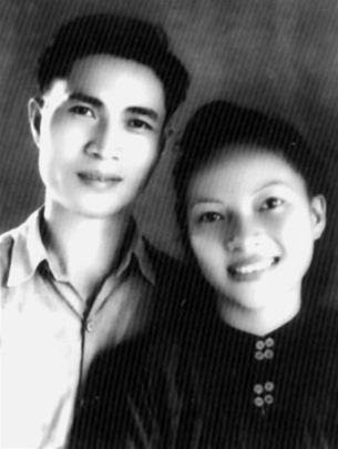 Bộ trưởng Nguyễn Cơ Thạch và vợ, bà Phan Thị Phúc hồi trẻ Bộ trưởng Nguyễn Cơ Thạch và vợ, bà Phan Thị Phúc hồi trẻ