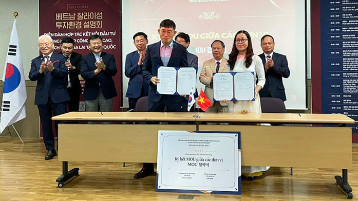 Sở Khoa học và Công nghệ tỉnh Gia Lai và Hợp tác xã Nhân sâm Jeollabuk-do ký bản ghi nhớ hợp tác. Ảnh: Trương Công Hoài Sở Khoa học và Công nghệ tỉnh Gia Lai và Hợp tác xã Nhân sâm Jeollabuk-do ký bản ghi nhớ hợp tác. Ảnh: Trương Công Hoài