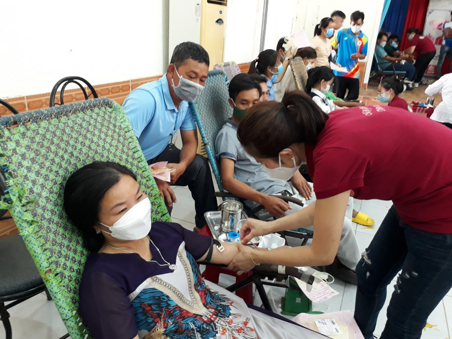 Phấn đấu đến cuối năm 2023, toàn tỉnh tiếp nhận được 16.000 đơn vị máu. Ảnh: H.N Phấn đấu đến cuối năm 2023, toàn tỉnh tiếp nhận được 16.000 đơn vị máu. Ảnh: H.N