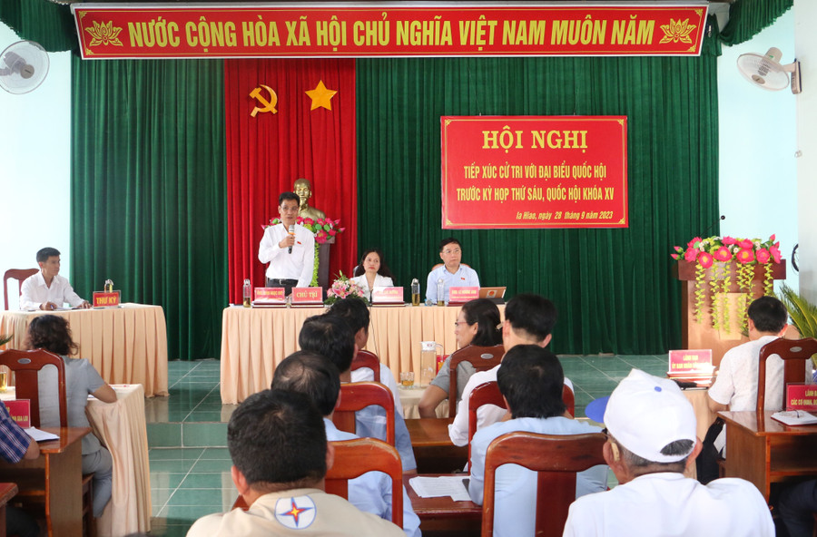 Quang cảnh buổi tiếp xúc cử tri tại xã Ia Hiao, huyện Phú Thiện. Ảnh: Q.T Quang cảnh buổi tiếp xúc cử tri tại xã Ia Hiao, huyện Phú Thiện. Ảnh: Q.T