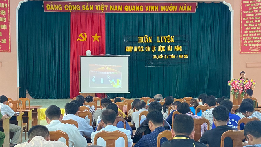 Quang cảnh tại lớp huấn luyện nghiệp vụ PCCC. Ảnh: Mai Linh Quang cảnh tại lớp huấn luyện nghiệp vụ PCCC. Ảnh: Mai Linh