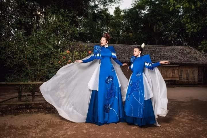 Chiêm ngưỡng bộ áo dài đặc biệt dài 20m ảnh 3