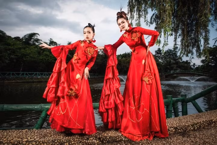 Chiêm ngưỡng bộ áo dài đặc biệt dài 20m ảnh 7