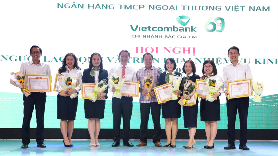 Vietcombank Bắc Gia Lai được công nhận hoàn thành tốt nhiệm vụ từ năm 2019 đến 2022. Ảnh: Đ.V.T Vietcombank Bắc Gia Lai được công nhận hoàn thành tốt nhiệm vụ từ năm 2019 đến 2022. Ảnh: Đ.V.T