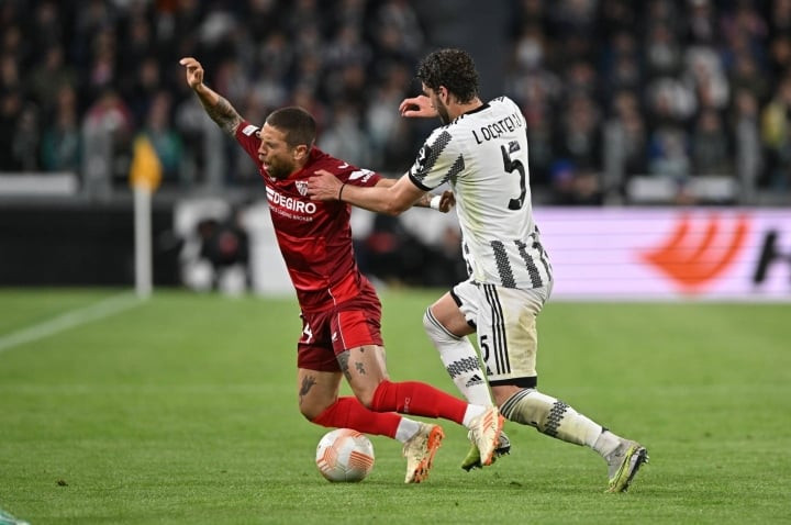 Sevilla chạm trán Juventus ở bán kết Europa League. Sevilla chạm trán Juventus ở bán kết Europa League.