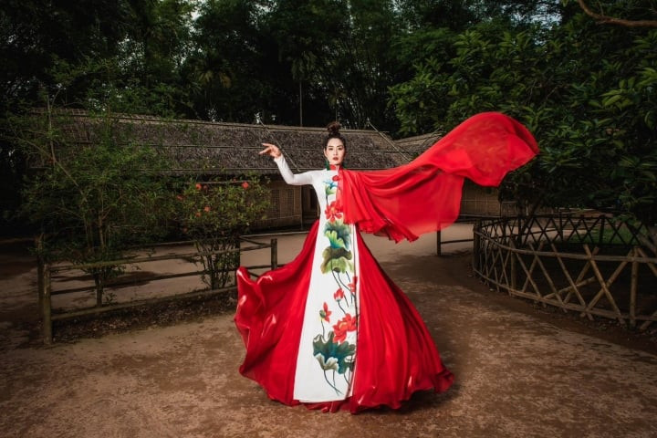 Chiêm ngưỡng bộ áo dài đặc biệt dài 20m ảnh 9 Chiêm ngưỡng bộ áo dài đặc biệt dài 20m ảnh 9