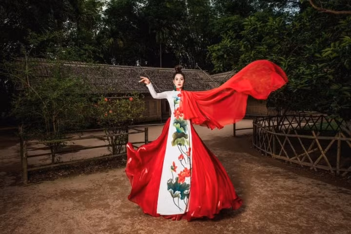 Chiêm ngưỡng bộ áo dài đặc biệt dài 20m ảnh 9