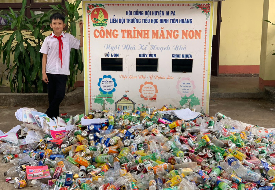 Ngôi nhà Kế hoạch nhỏ do Liên đội Trường Tiểu học Đinh Tiên Hoàng tổ chức nhằm nâng cao ý thức bảo vệ môi trường và lan tỏa lòng nhân ái cho học sinh. Ảnh: Phan Lài Ngôi nhà Kế hoạch nhỏ do Liên đội Trường Tiểu học Đinh Tiên Hoàng tổ chức nhằm nâng cao ý thức bảo vệ môi trường và lan tỏa lòng nhân ái cho học sinh. Ảnh: Phan Lài