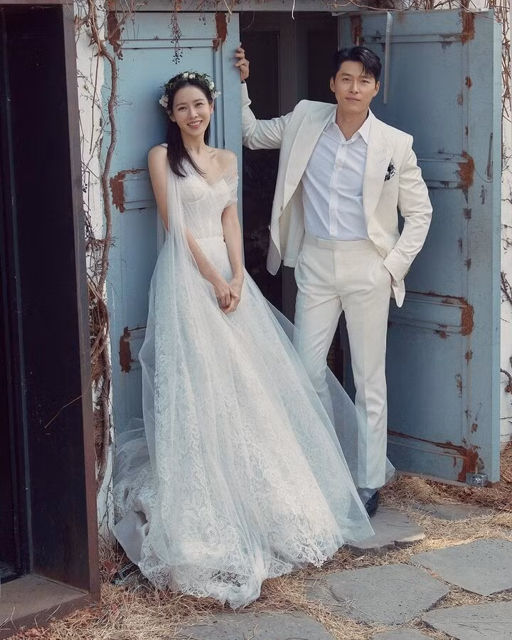 Son Ye Jin hé lộ ảnh cưới chưa từng công bố với Hyun Bin.