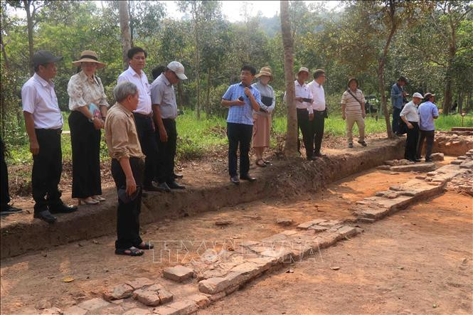 Con đường cổ có niên đại hàng nghìn năm được tìm thấy trong cuộc khai quật khảo cổ kết thúc vào chiều ngày 8/4/2024.