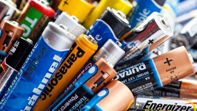 Tùy thuộc trường hợp mà người dùng có thể chọn pin đắt tiền hay rẻ tiền Tùy thuộc trường hợp mà người dùng có thể chọn pin đắt tiền hay rẻ tiền