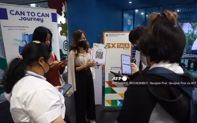 Lào và Thái Lan triển khai thanh toán bằng mã QR. Ảnh: AFP