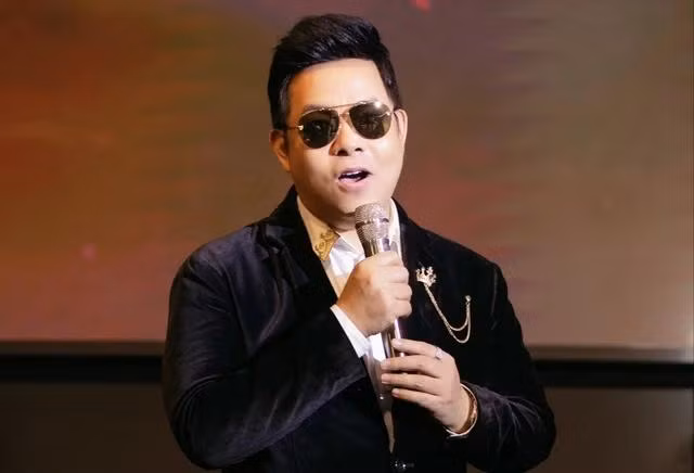 Quang Lê chia sẻ đã quen với những tranh cãi, ý kiến trái chiều, cho rằng còn được nhắc nghĩa là anh còn nổi tiếng