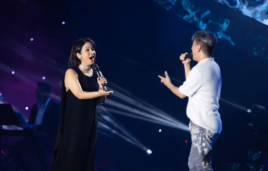 Mỹ Linh là khách mời đặc biệt trong liveshow “Ngày em thắp sao trời" của Đàm Vĩnh Hưng