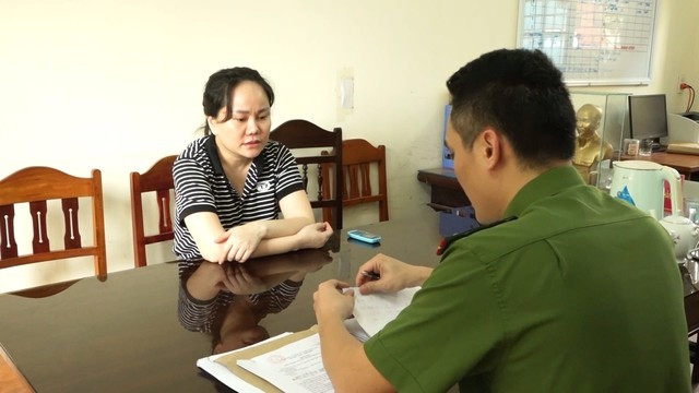 Hoàng Thị Ngọc Thúy tại cơ quan công an Hoàng Thị Ngọc Thúy tại cơ quan công an