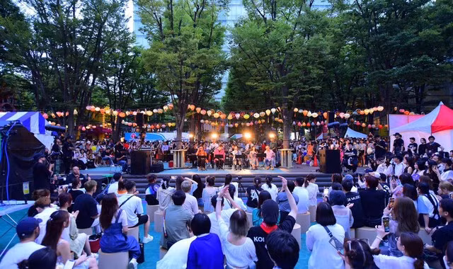 Thương hiệu Xin chào của đạo diễn Trần Kiki mang tham vọng quảng bá văn hóa Việt ra thế giới thông qua âm nhạc