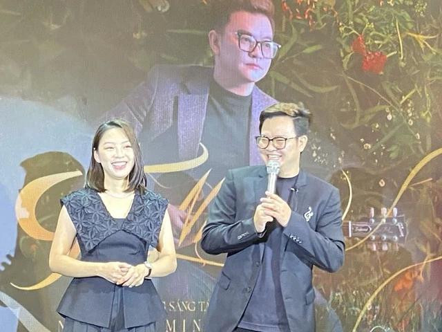 Nguyễn Minh Cường và bà xã Hoài Thu - người luôn ủng hộ và giúp anh có điều kiện thăng hoa hơn với nghề sáng tác