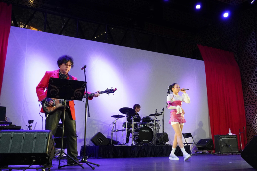 Được biết, đây là lần đầu tiên nữ ca sĩ gốc Hải Phòng biểu diễn ở nước ngoài. Chính vì thế, cô cảm thấy rất hạnh phúc và cố gắng chuẩn bị mọi thứ một cách chỉn chu nhất Được biết, đây là lần đầu tiên nữ ca sĩ gốc Hải Phòng biểu diễn ở nước ngoài. Chính vì thế, cô cảm thấy rất hạnh phúc và cố gắng chuẩn bị mọi thứ một cách chỉn chu nhất