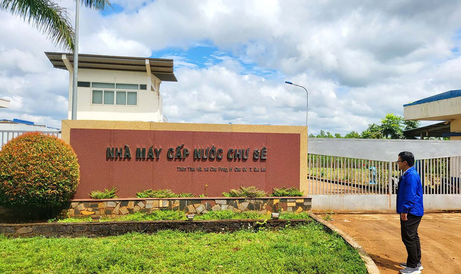 Nhà máy cấp nước của Công ty Cấp nước Chư Sê ngừng cấp nước sinh hoạt cho người dân toàn huyện Chư Sê từ ngày 24-5-2024 do bị cắt điện vì nợ tiền điện. Ảnh: M.P