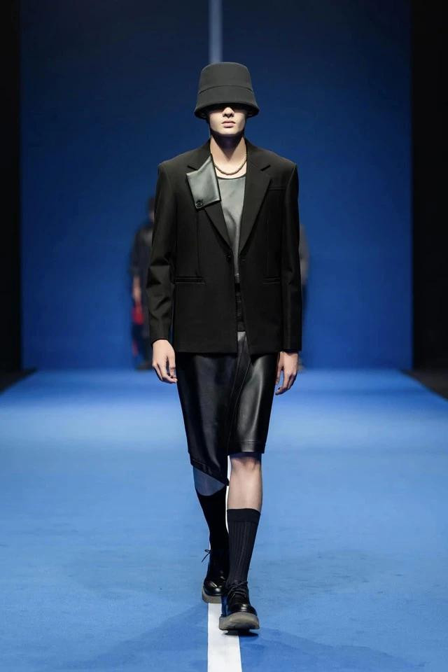 Thương hiệu Thời trang Nam của năm MEnimal dệt nên câu chuyện thời trang tinh tế với triết lý "Tối giản nhưng không đơn giản" qua bộ sưu tập Vol.4 Resilience Thương hiệu Thời trang Nam của năm MEnimal dệt nên câu chuyện thời trang tinh tế với triết lý "Tối giản nhưng không đơn giản" qua bộ sưu tập Vol.4 Resilience