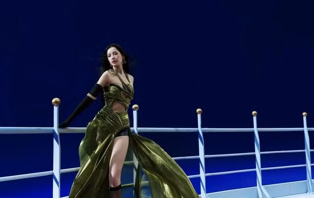 Chi Pu trong MV mới ra mắt