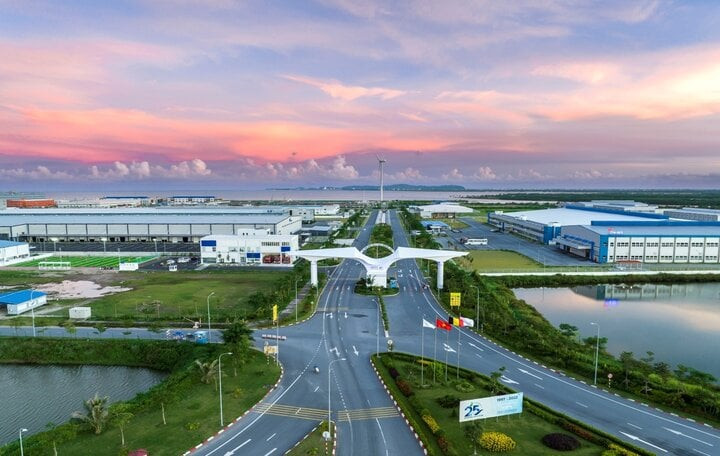 Việt Nam đang phát triển các khu công nghiệp sinh thái để giảm thiểu tác động tiêu cực đến môi trường. (Ảnh: T.H)