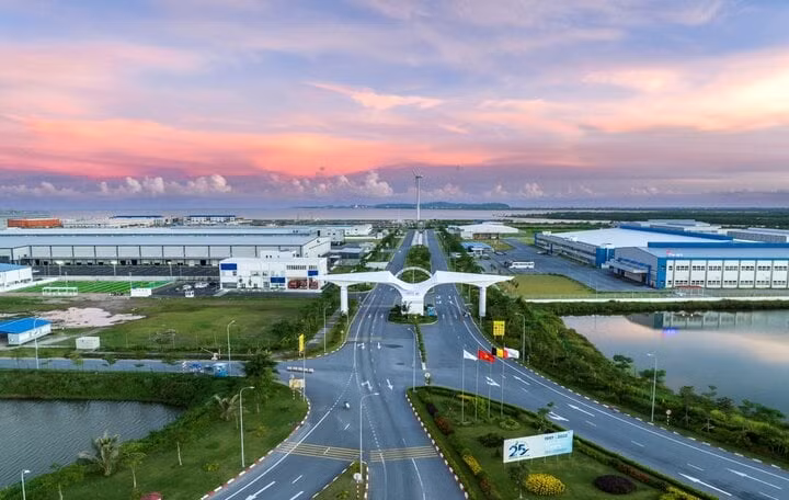 Việt Nam đang phát triển các khu công nghiệp sinh thái để giảm thiểu tác động tiêu cực đến môi trường. (Ảnh: T.H)