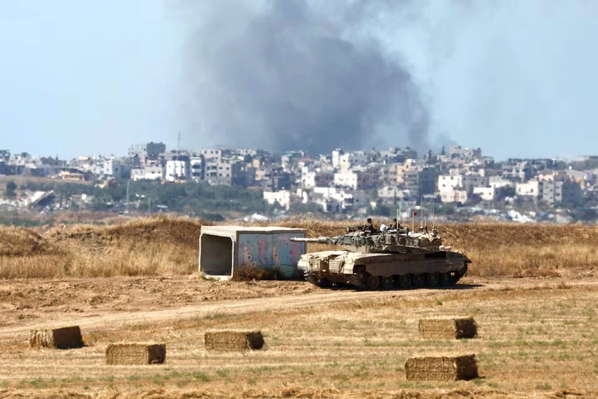 Xe tăng của Israel tại TP. Rafah (phía Nam Dải Gaza) ngày 15-5. Ảnh: REUTERS