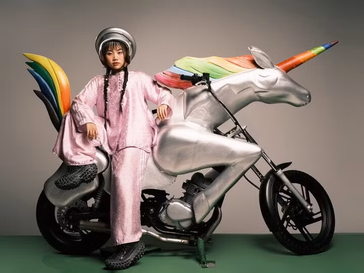 Phương Mỹ Chi trong MV "Vũ trụ có anh".