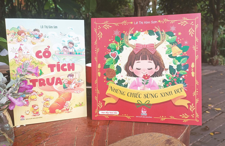 Bìa 2 tập truyện “Những chiếc sừng xinh đẹp” và “Cổ tích trưa” của tác giả Lê Thị Kim Sơn. Ảnh: L.P Bìa 2 tập truyện “Những chiếc sừng xinh đẹp” và “Cổ tích trưa” của tác giả Lê Thị Kim Sơn. Ảnh: L.P