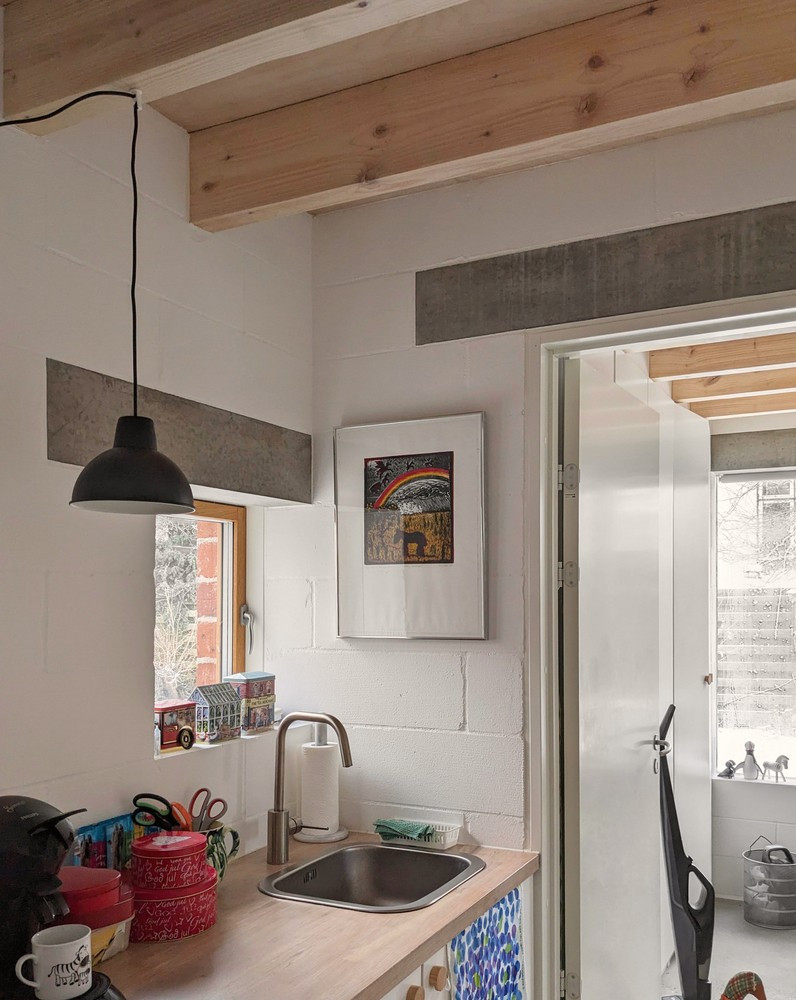 Nhóm thiết kế cho rằng, mẫu nhà cấp 4 này vừa đáp ứng đủ công năng sử dụng, tính thẩm mĩ và tiết kiệm được ngân sách cho gia chủ. Nhóm thiết kế cho rằng, mẫu nhà cấp 4 này vừa đáp ứng đủ công năng sử dụng, tính thẩm mĩ và tiết kiệm được ngân sách cho gia chủ.