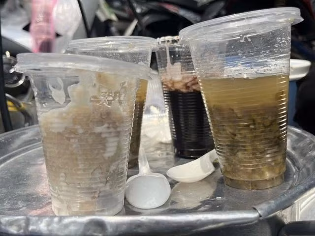 Những ly chè chứa đựng tuổi thơ của bao người TP.HCM