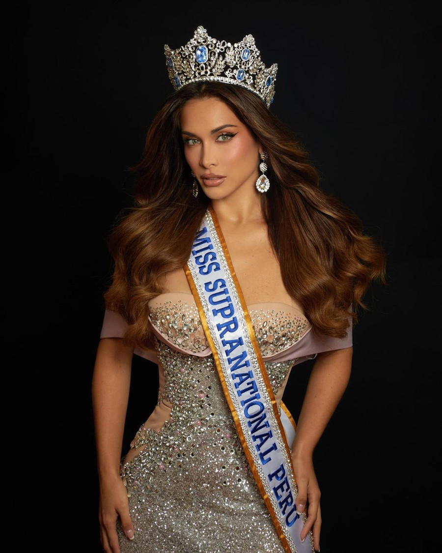 Người đẹp Peru - Nathaly Andrea Terrones được đánh giá cao ở khu vực châu Mỹ. Nathaly Andrea Terrones năm nay 28 tuổi, là bác sĩ. Cô có bằng về bác sĩ phẫu thuật và hành nghề từ năm 2020 đến nay. Nathaly đăng ký tham dự nhiều cuộc thi nhan sắc và từng đăng quang danh hiệu Hoa hậu Peru Lima Este 2022. Gần đây nhất, cô tham dự cuộc thi Miss Peru 2023 và giành vị trí Á hậu 2. Người đẹp Peru - Nathaly Andrea Terrones được đánh giá cao ở khu vực châu Mỹ. Nathaly Andrea Terrones năm nay 28 tuổi, là bác sĩ. Cô có bằng về bác sĩ phẫu thuật và hành nghề từ năm 2020 đến nay. Nathaly đăng ký tham dự nhiều cuộc thi nhan sắc và từng đăng quang danh hiệu Hoa hậu Peru Lima Este 2022. Gần đây nhất, cô tham dự cuộc thi Miss Peru 2023 và giành vị trí Á hậu 2.