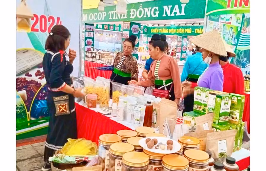 Gian hàng của Gia Lai tại Hội chợ công thương khu vực Tây Bắc-Điện Biên năm 2024 (ảnh đơn vị cung cấp).