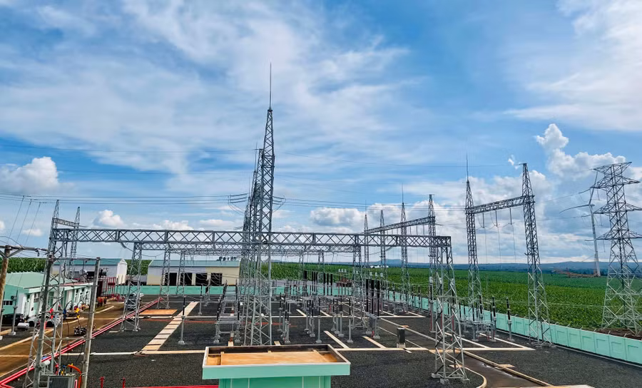 Trạm biến áp 220 kV tại Nhà máy Điện gió Ia Pết-Đak Đoa 1. Ảnh: T.N