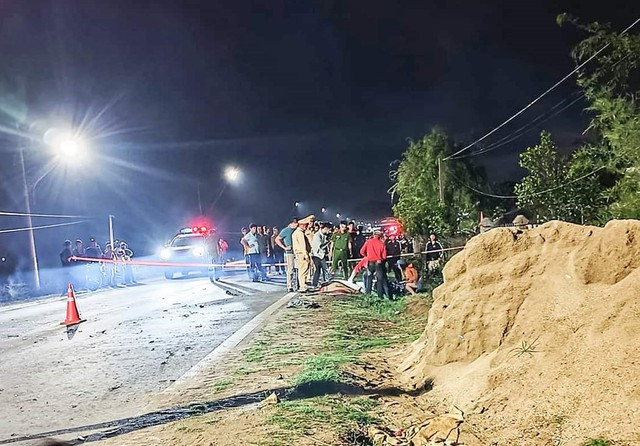 Hiện trường vụ tai nạn giao thông khiến 4 thanh, thiếu niên tử vong Hiện trường vụ tai nạn giao thông khiến 4 thanh, thiếu niên tử vong