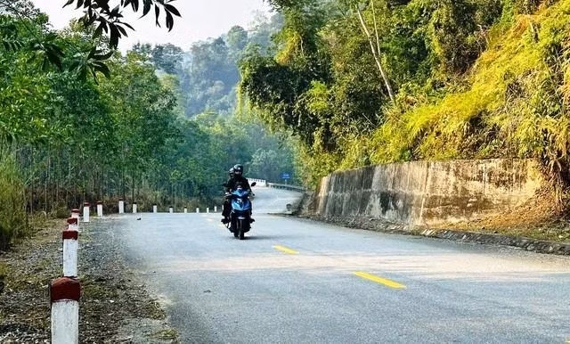 Đường Trường Sơn nối huyện Đông Giang và Nam Giang (Quảng Nam)