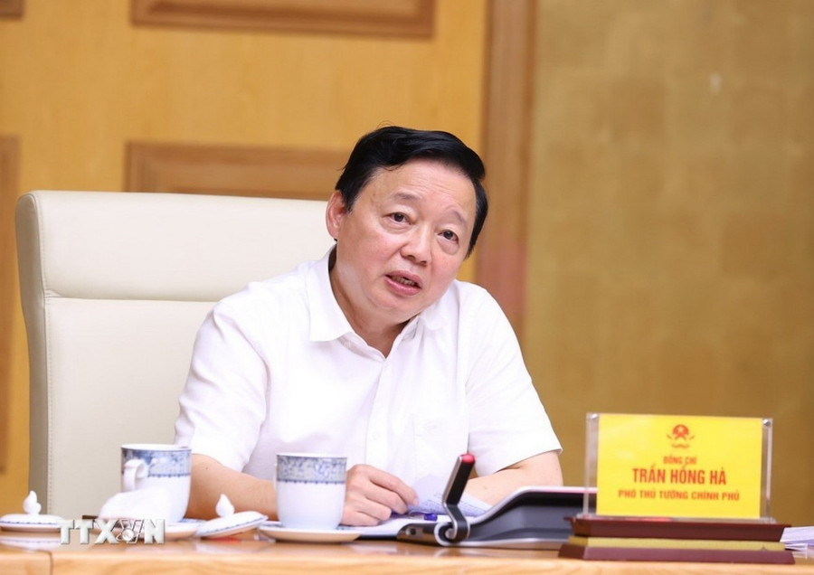 Phó Thủ tướng Trần Hồng Hà phát biểu chỉ đạo cuộc họp. (Ảnh: Văn Điệp/TTXVN) Phó Thủ tướng Trần Hồng Hà phát biểu chỉ đạo cuộc họp. (Ảnh: Văn Điệp/TTXVN)