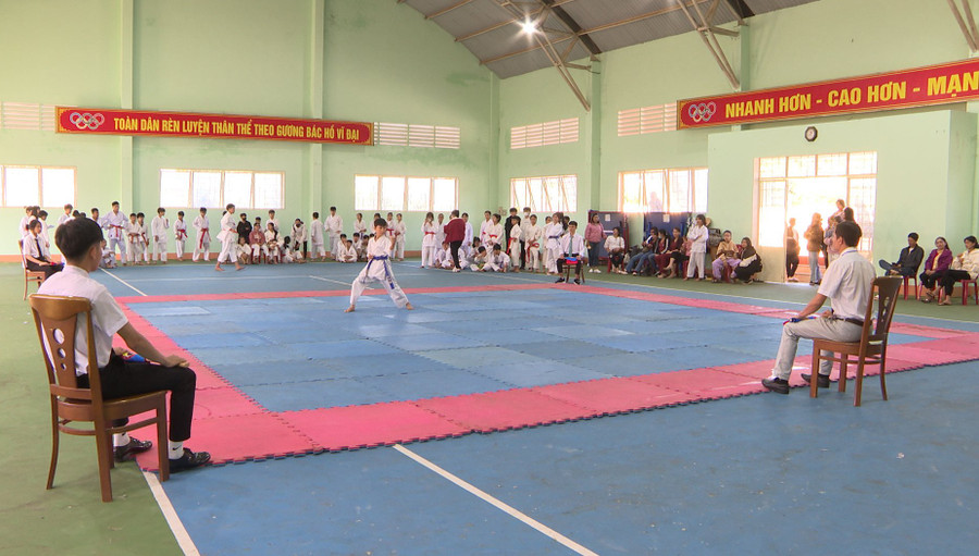 Các vận động viên thi đấu môn Karate. Ảnh: H.P