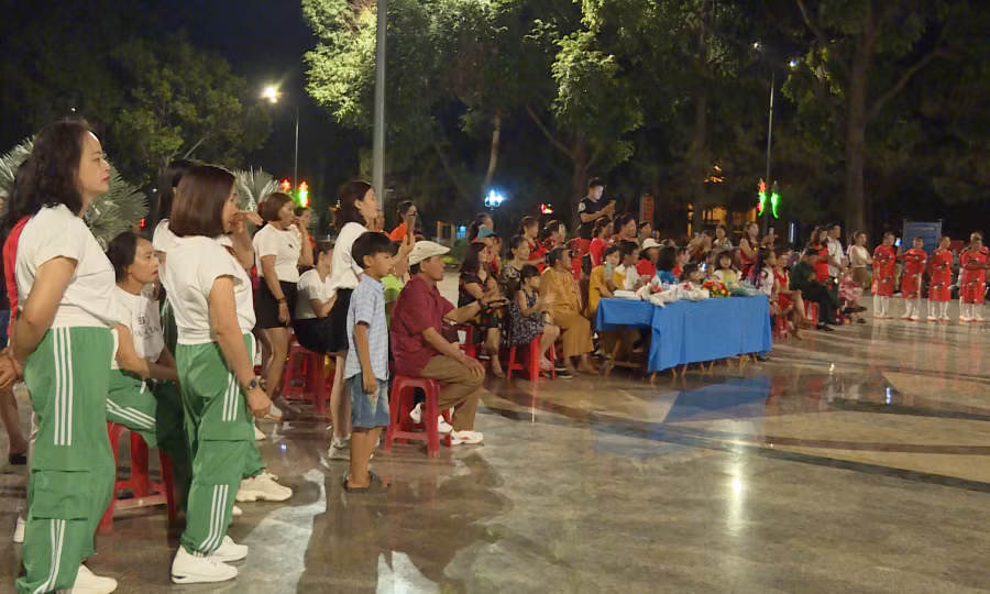 Các tiết mục dân vũ đã để lại nhiều ấn tượng cho khán giả. Ảnh: V.Đ