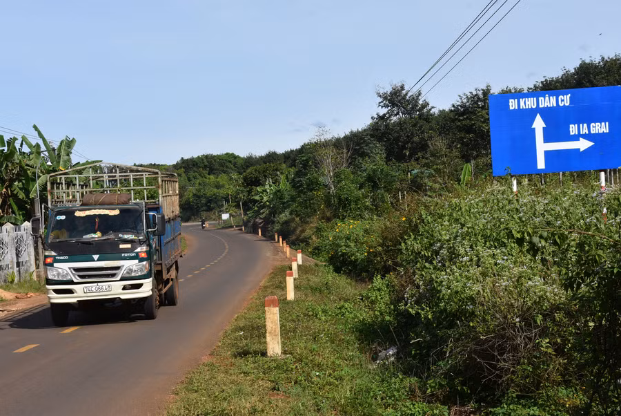 Giao thông được thông thương là một trong những lợi thế về phát triển du lịch. Ảnh: Hà Phương