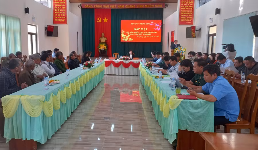 Quang cảnh buổi gặp mặt các chức sắc, chức việc các tôn giáo nhân dịp đầu năm Quý Mão 2023. Ảnh: Kim Hoàn